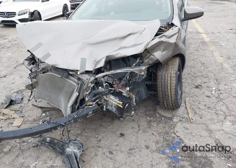 2018 Toyota Corolla Le from USA, damaged, VIN 5YFBURHE8JP809254